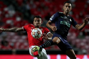 九博体育平台 -葡超赛程吃紧，本菲卡赛后队长鼓劲，赛场秩序良好，年轻球员得到机会的简单介绍