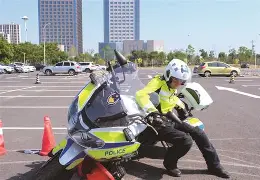  板球季后赛，北城铁骑队与钱塘海豚队强势横扫，VAR改判成焦点！锋线火力回暖