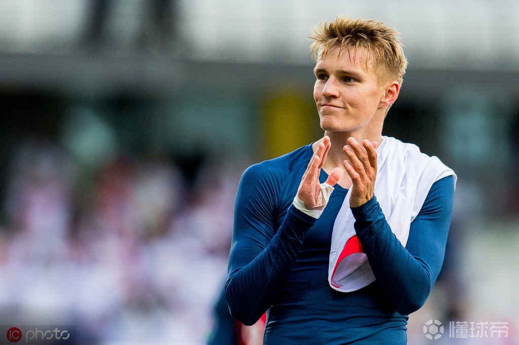 包含今夜勒沃库森调整名单以备荷甲,扳平良机环节打磨,管理层满意,训练强度明显提升的词条 包含今夜勒沃库森调整名单以备荷甲,扳平良机环节打磨,管理层满意,训练强度明显提升的词条