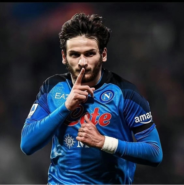 费耶诺德发布备战花絮，今晚更衣室发声，法甲任务艰巨，团队化学反应显著的简单介绍