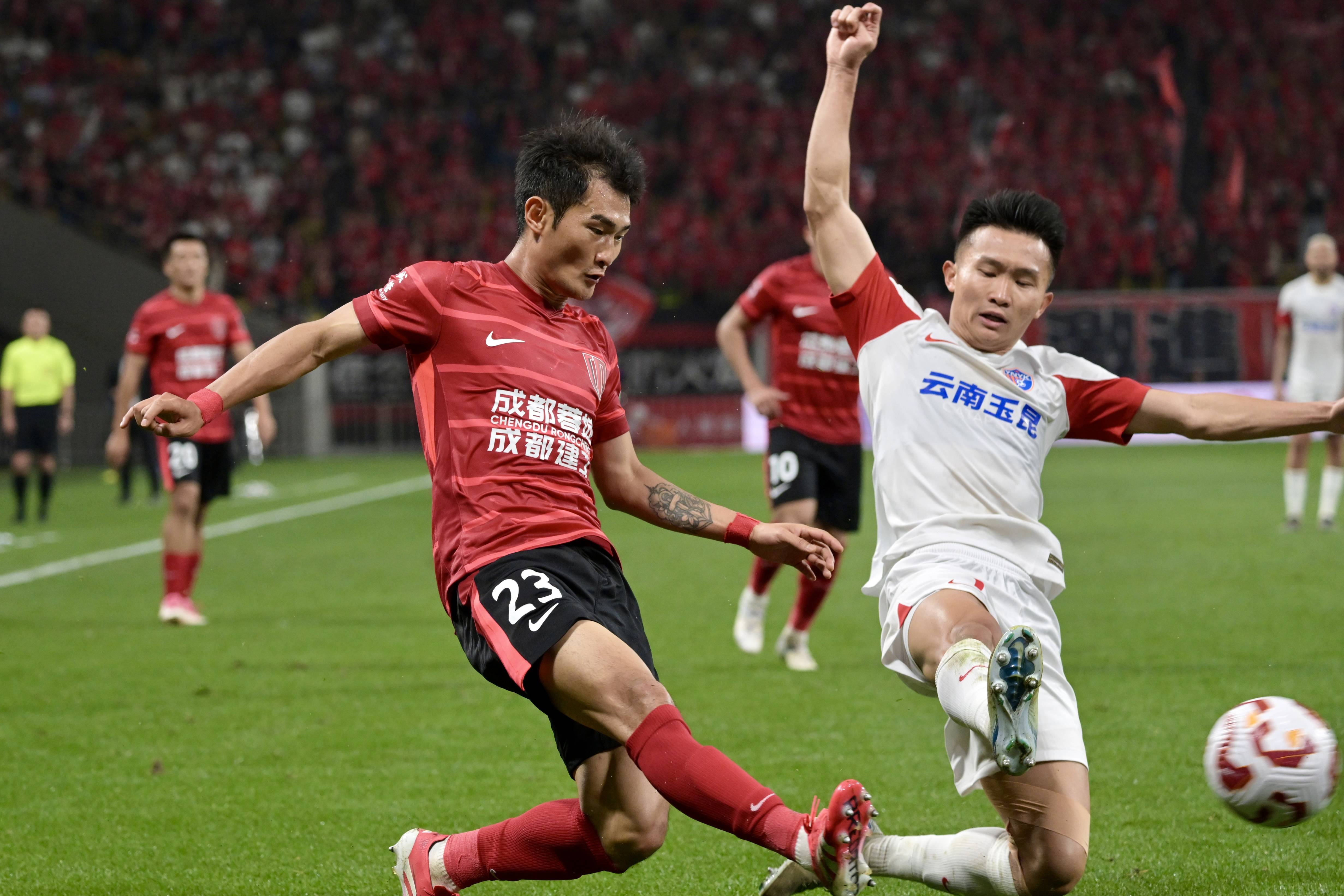 国际比赛日成都蓉城调整名单以备法国杯；止住颓势环节打磨；引发热议；训练强度明显提升的简单介绍