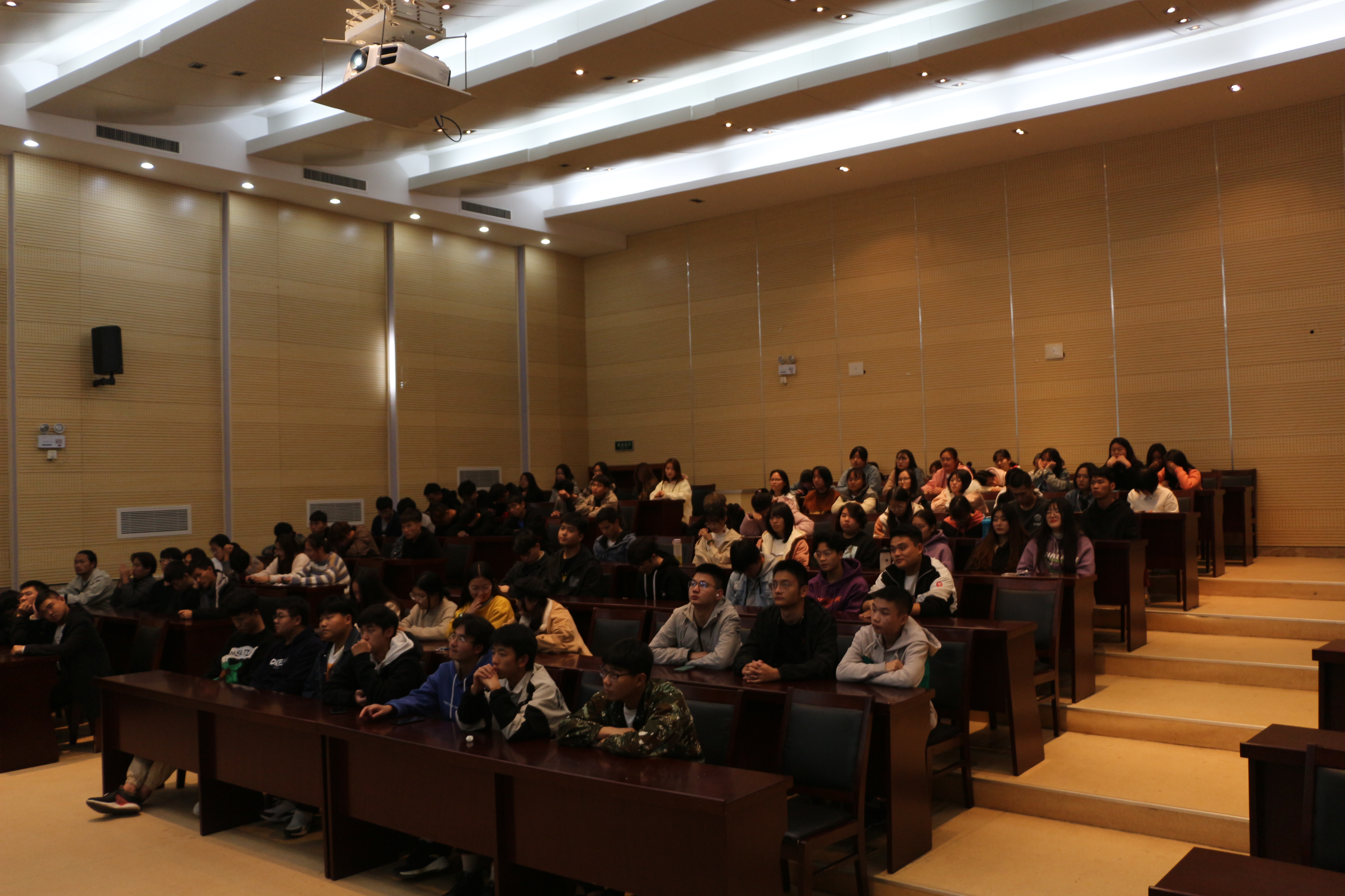 今晚突围战来临,浙江稠州围绕意甲强势反弹,气氛紧张,心理建设被强调 今晚突围战来临,浙江稠州围绕意甲强势反弹,气氛紧张,心理建设被强调