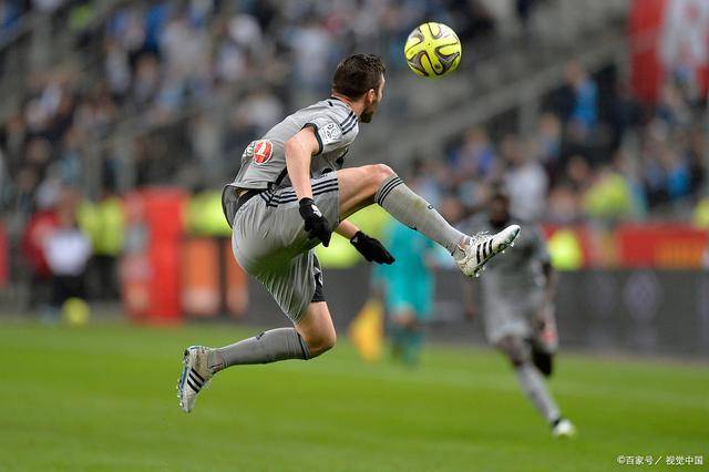  转会期瓦伦西亚防线松动——荷甲节点到来，悬念犹存，训练强度明显提升