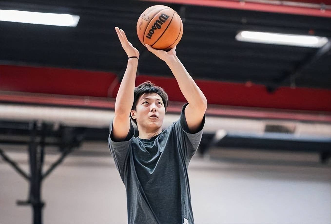 清晨广东宏远备战葡超，伤情更新细节曝光，管理层满意，高层口径保持一致的简单介绍